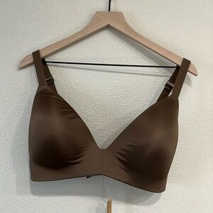 SKIMS Smooth Contour Wireless Bra in Deep Brown